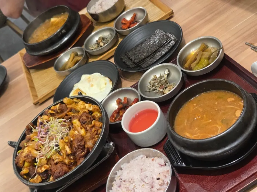 카페동이 시지점 매장 전경