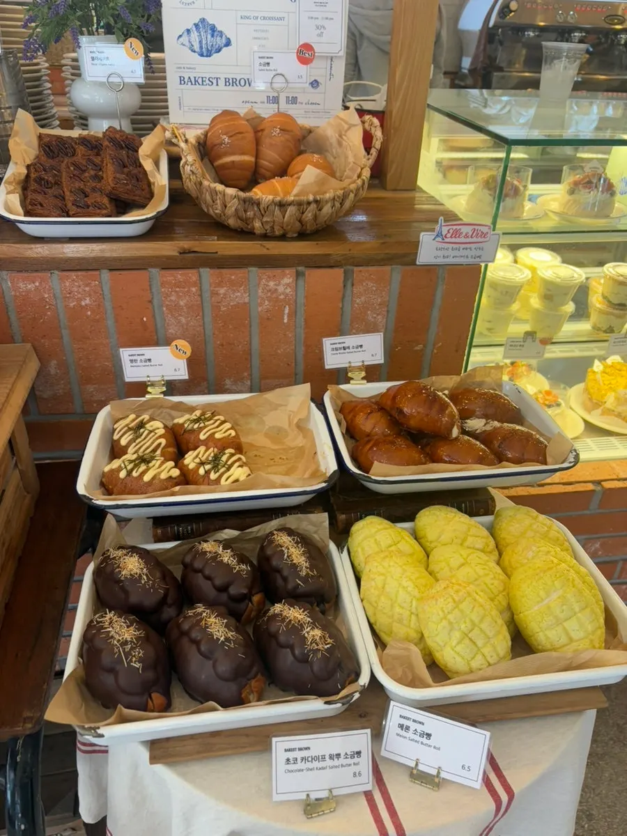 Madeleines and other baked pastries on display