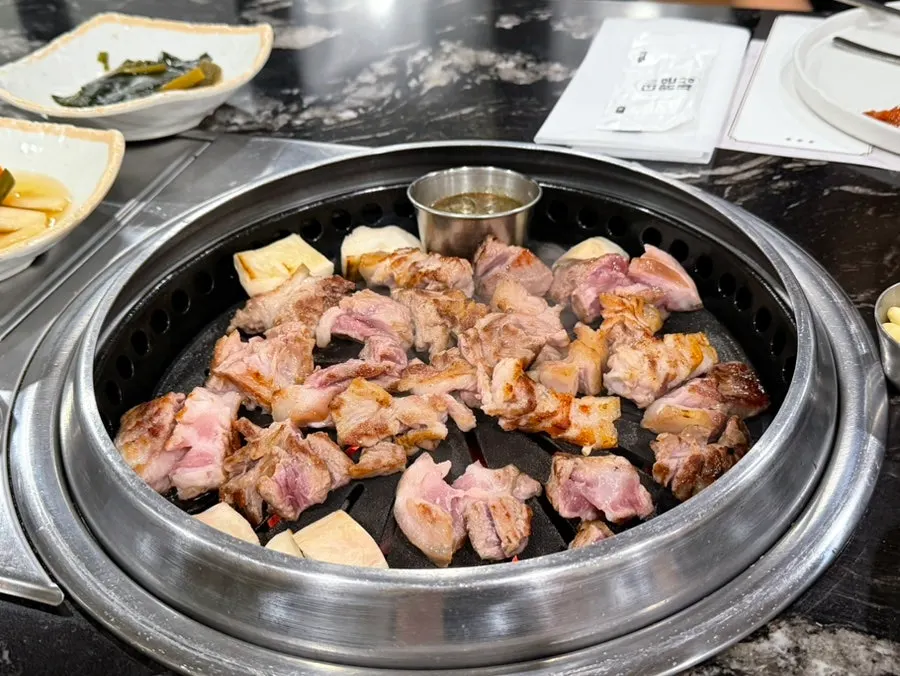 烤得恰到好處的黑豬近肉