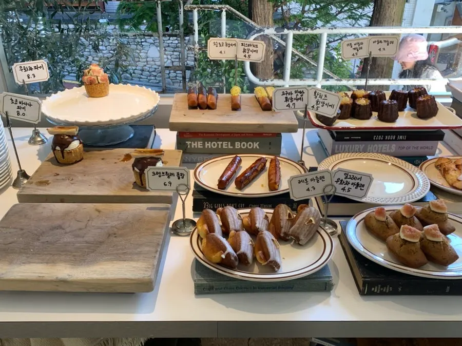 Canelé and financiers on display