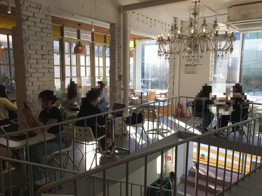 Weekday afternoon interior at Something About Coffee