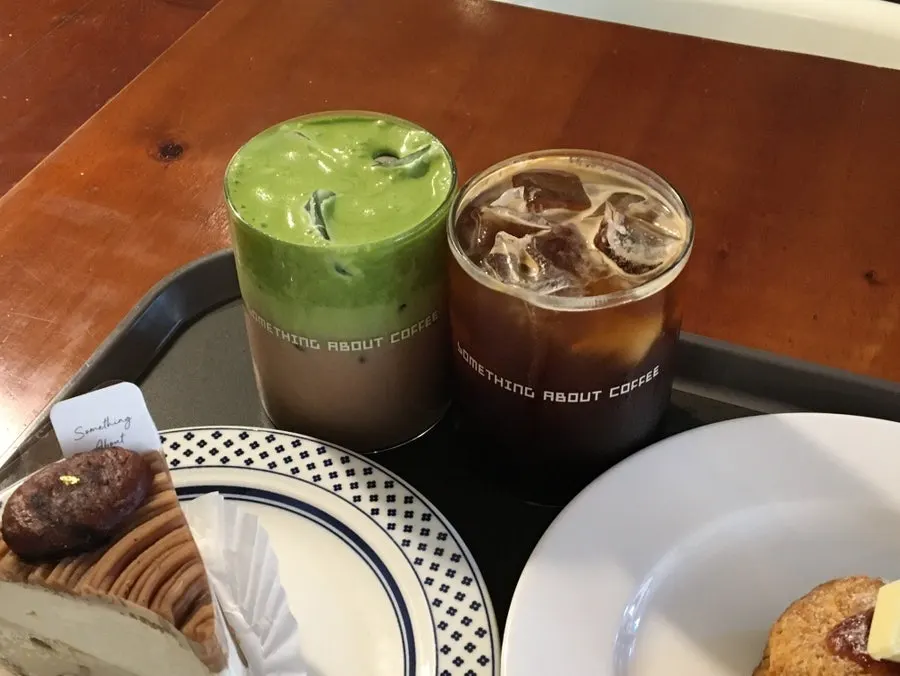 Strawberry butter scone, Mont Blanc cheesecake, and two drinks