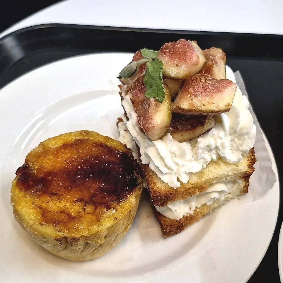 Crème brûlée flan and fig cake