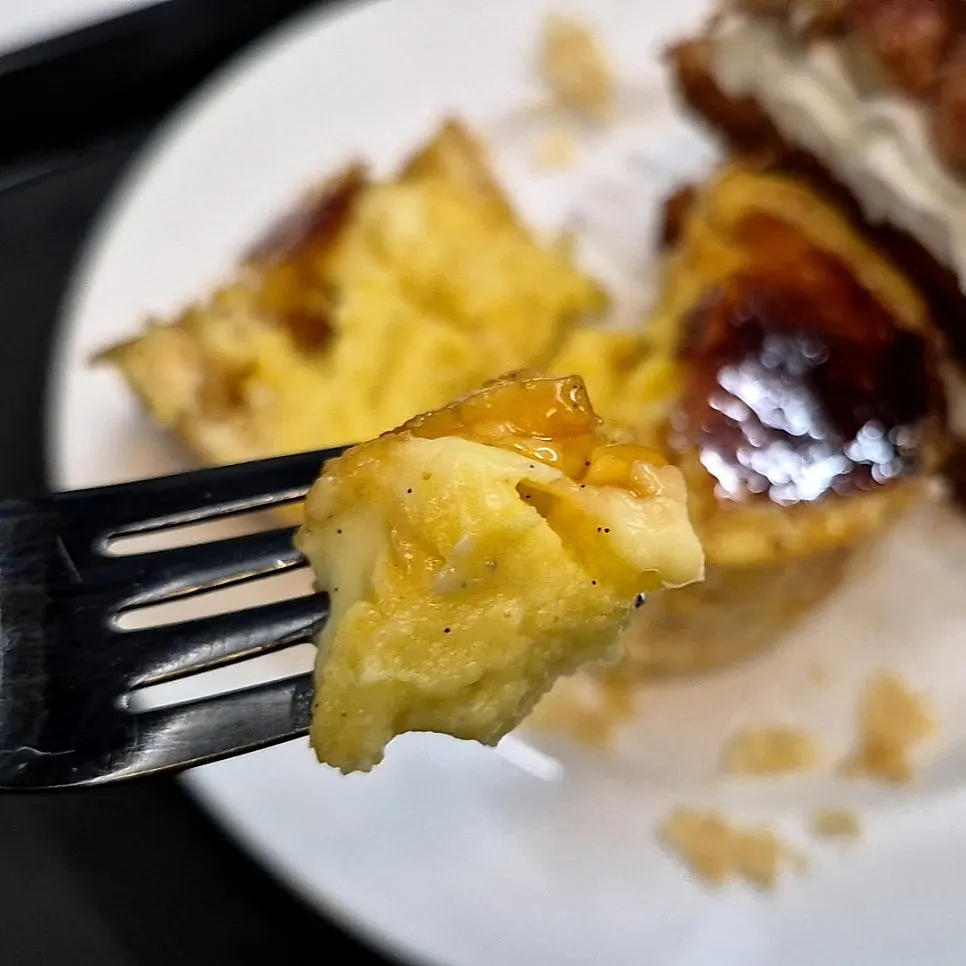 Cross-section of the crème brûlée flan