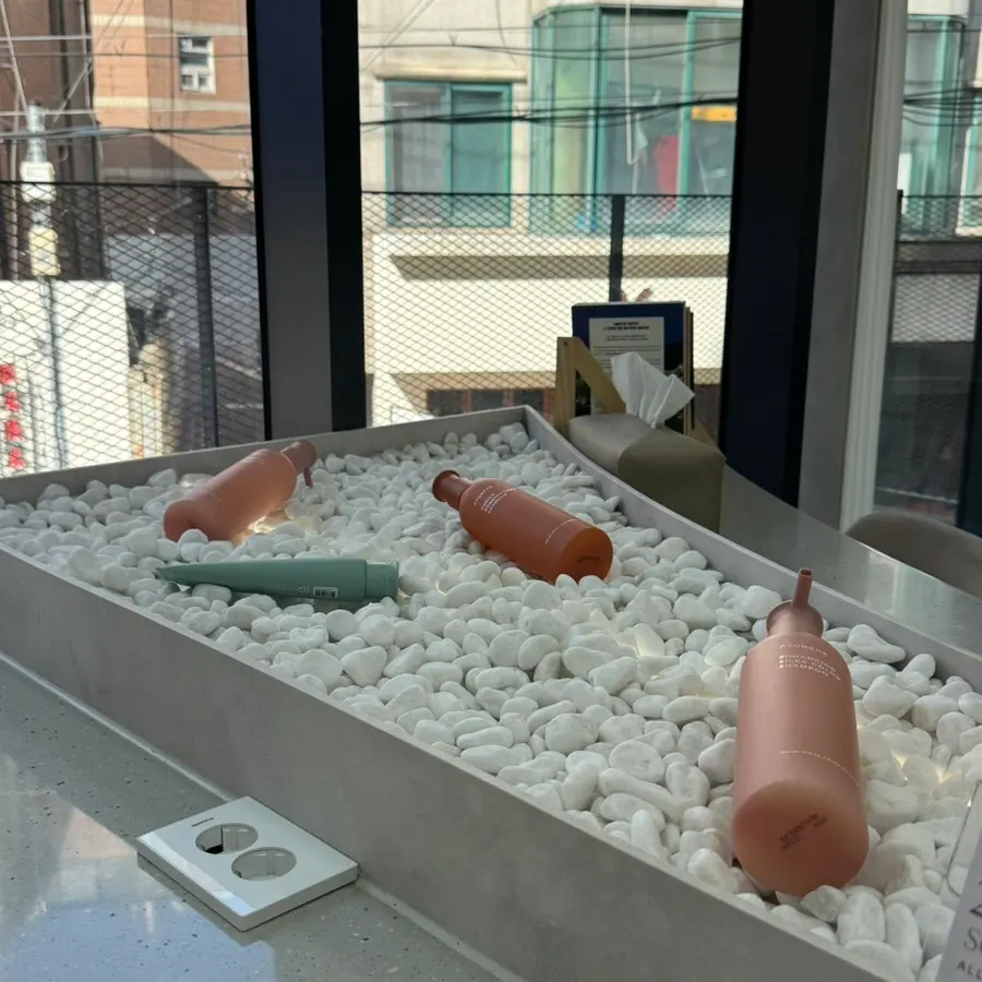 박준뷰티랩 강남점 매장 내부 전경