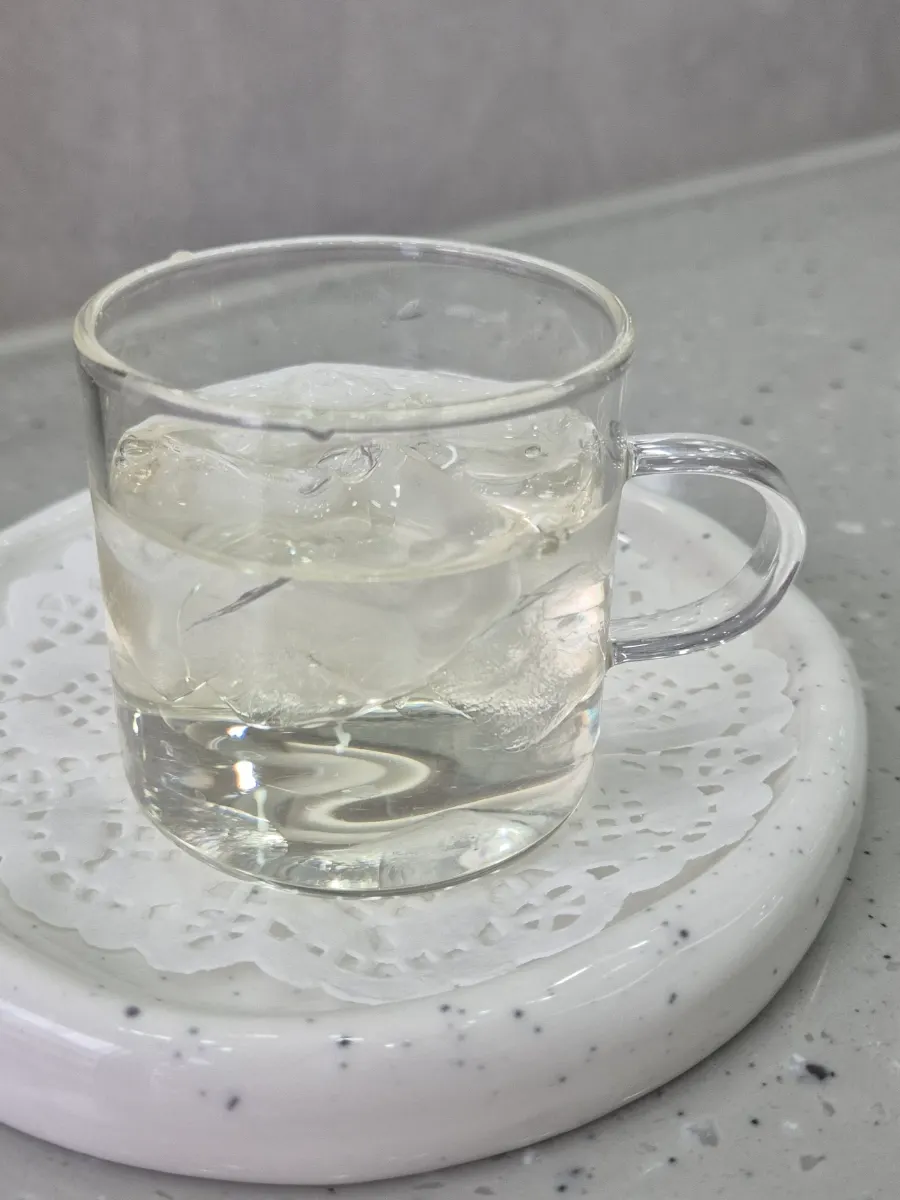 Iced chamomile welcome tea served while waiting