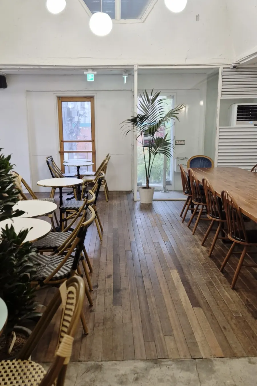 3rd floor space with many seats