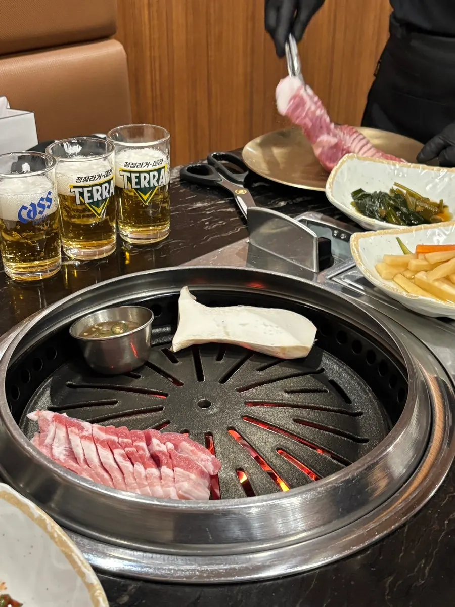 Mixing soju and beer at the table