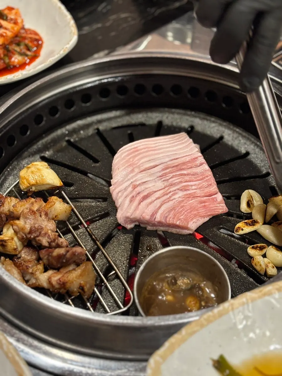 A bowl of hanwoo buchu-sulbap doenjang rice