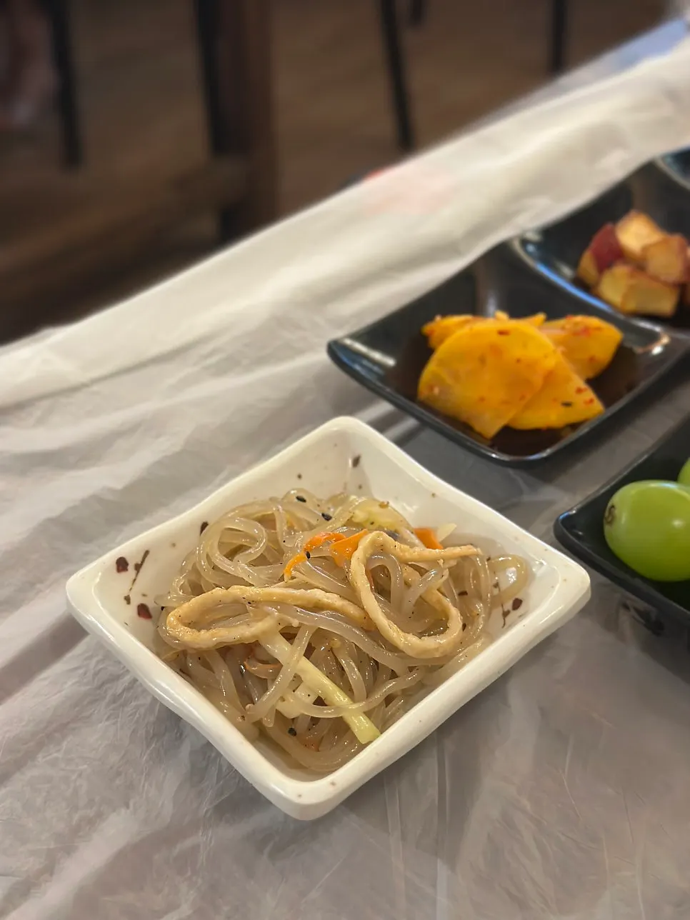 메추리알 장조림과 기본 밑반찬