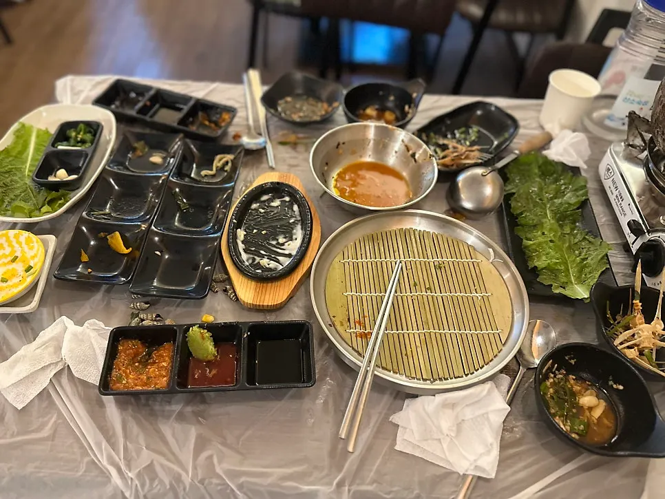버너에 끓이는 무료 뼈매운탕