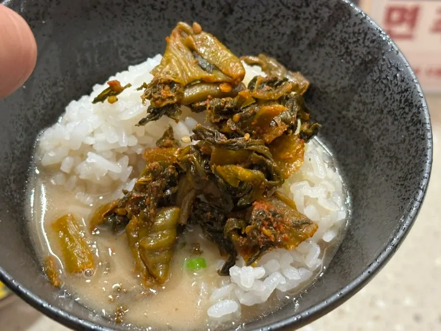Free kaedama noodle refill added to the bowl