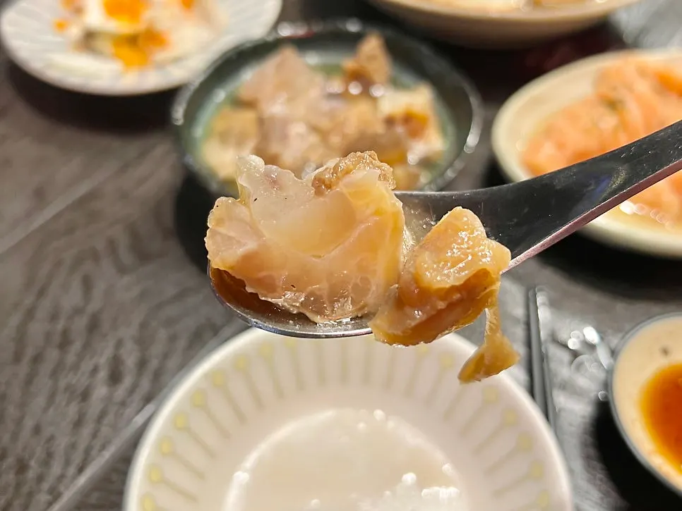 따로 담아 나온 스지와 육수