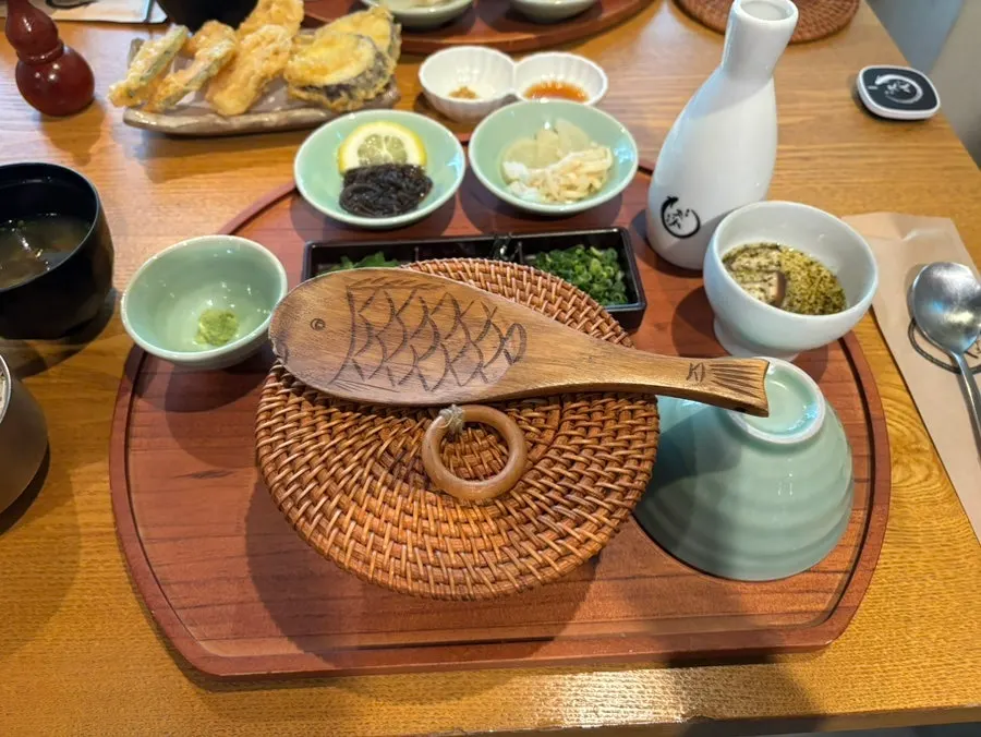 계란말이가 함께 나온 히츠마부시 상차림