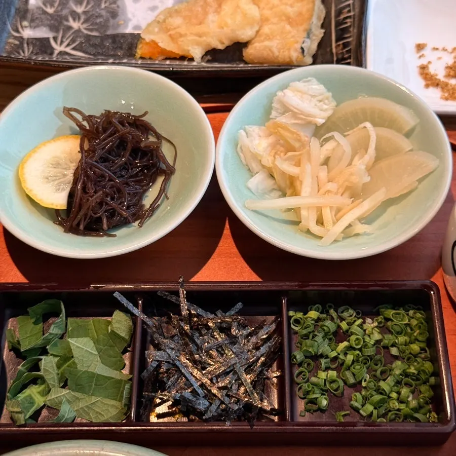 Neatly plated single-serving hitsumabushi meal