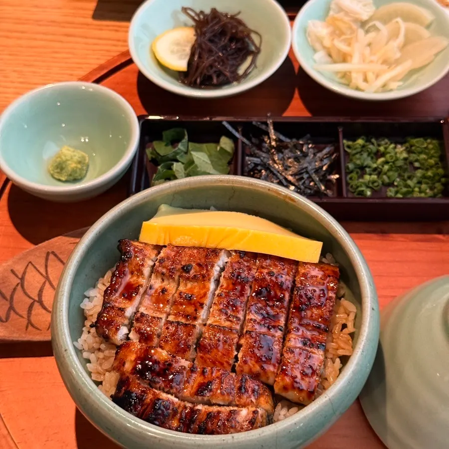 Hitsumabushi sauce bottle on the table