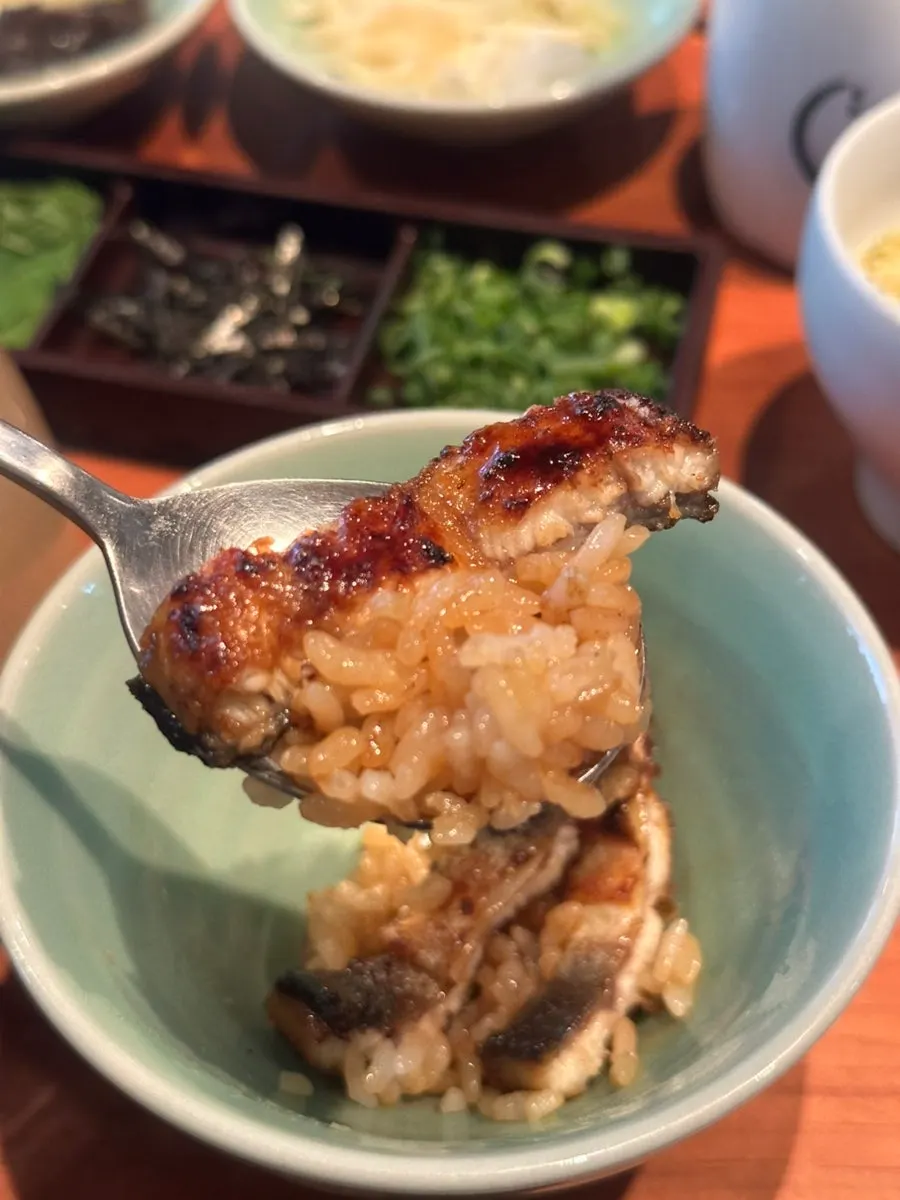 오리지널 그대로 먹는 장어덮밥 한 그릇