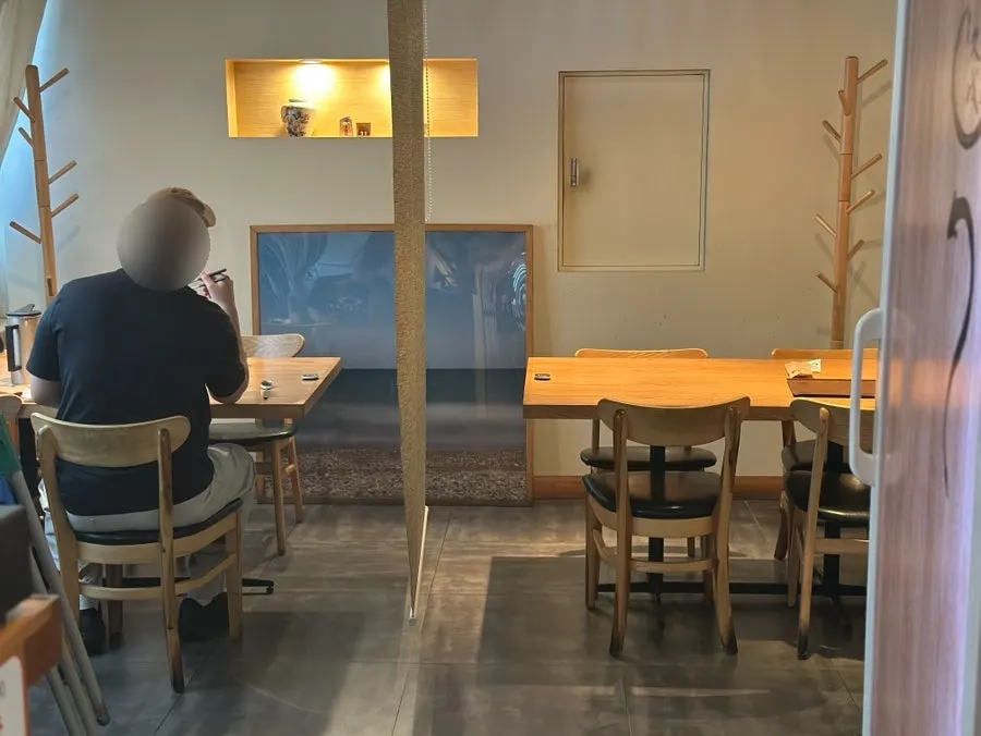 View of the tidy, calm interior of the restaurant