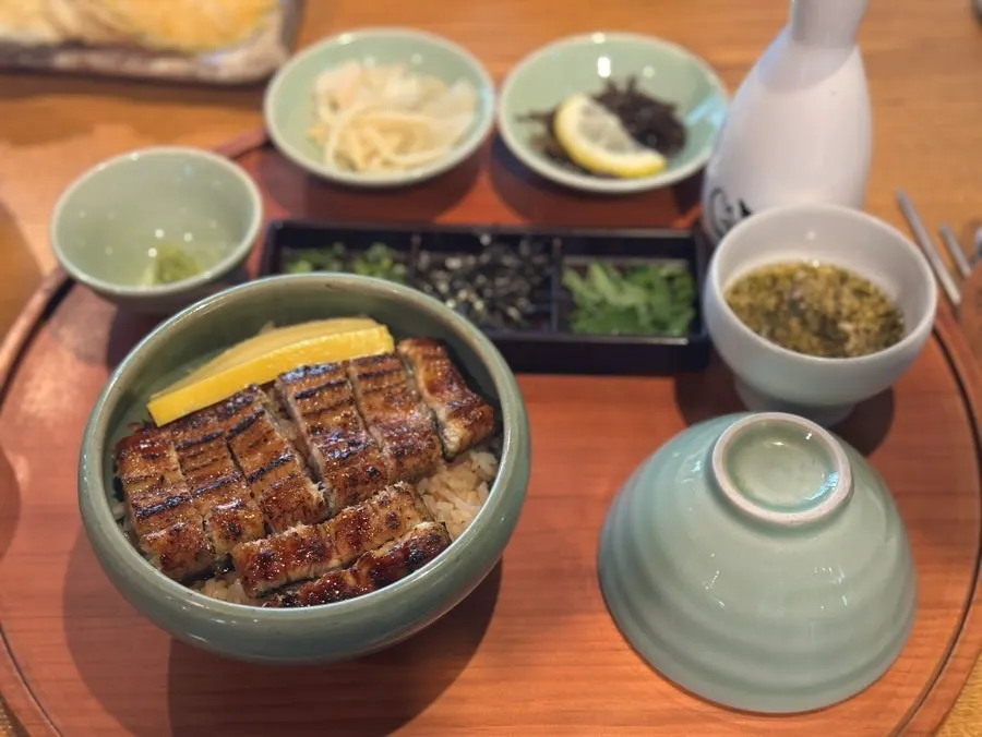 Half-portion hitsumabushi spread