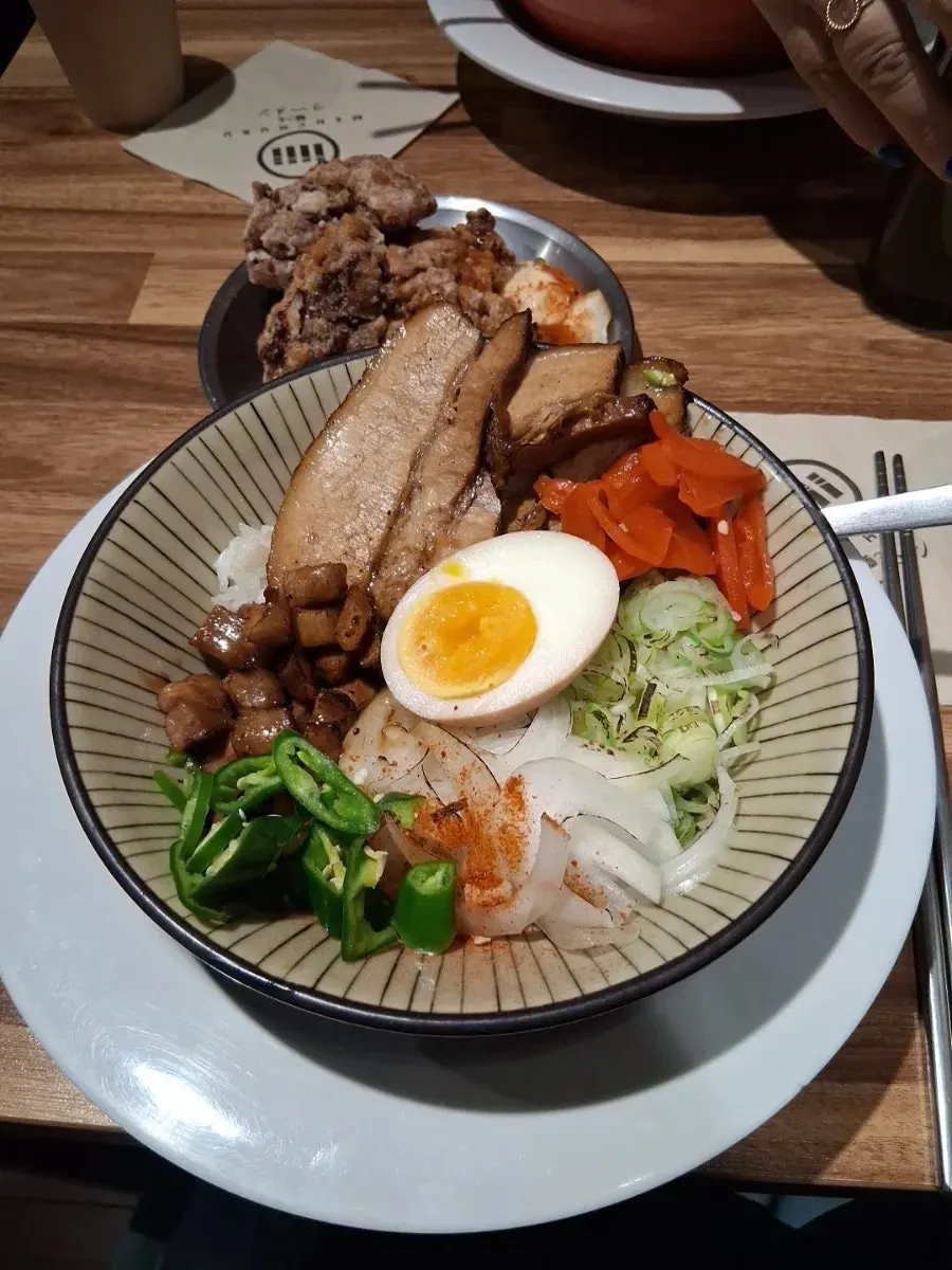 차슈가 올라간 차슈동