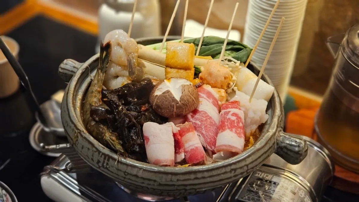 Generously filled Huhuchuan mala hot pot