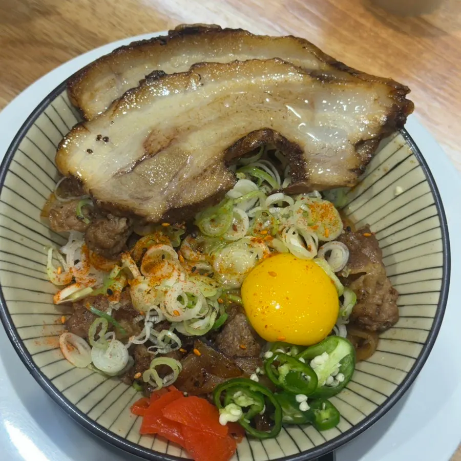 Spicy pork belly chashu gyudon