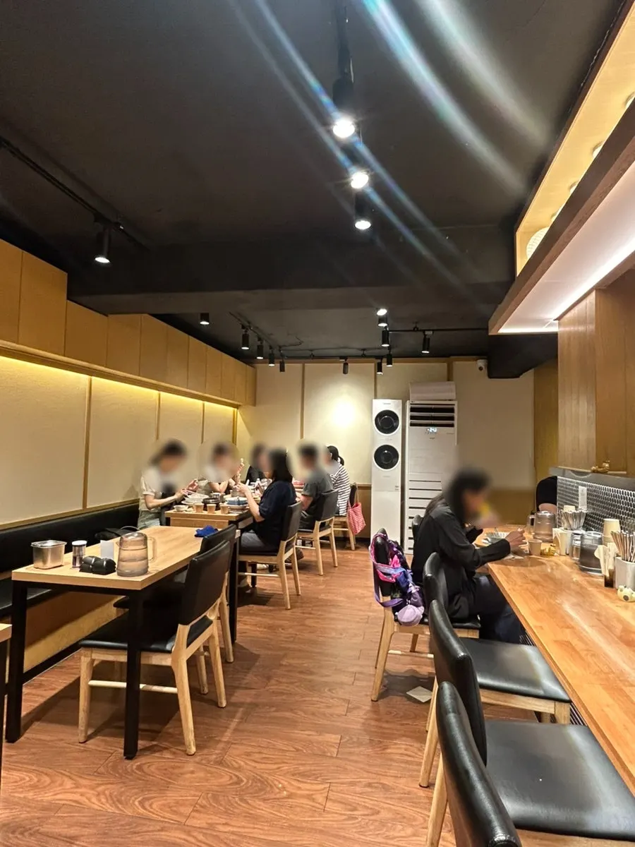 Basement dining space at Mentsuru City Hall Branch