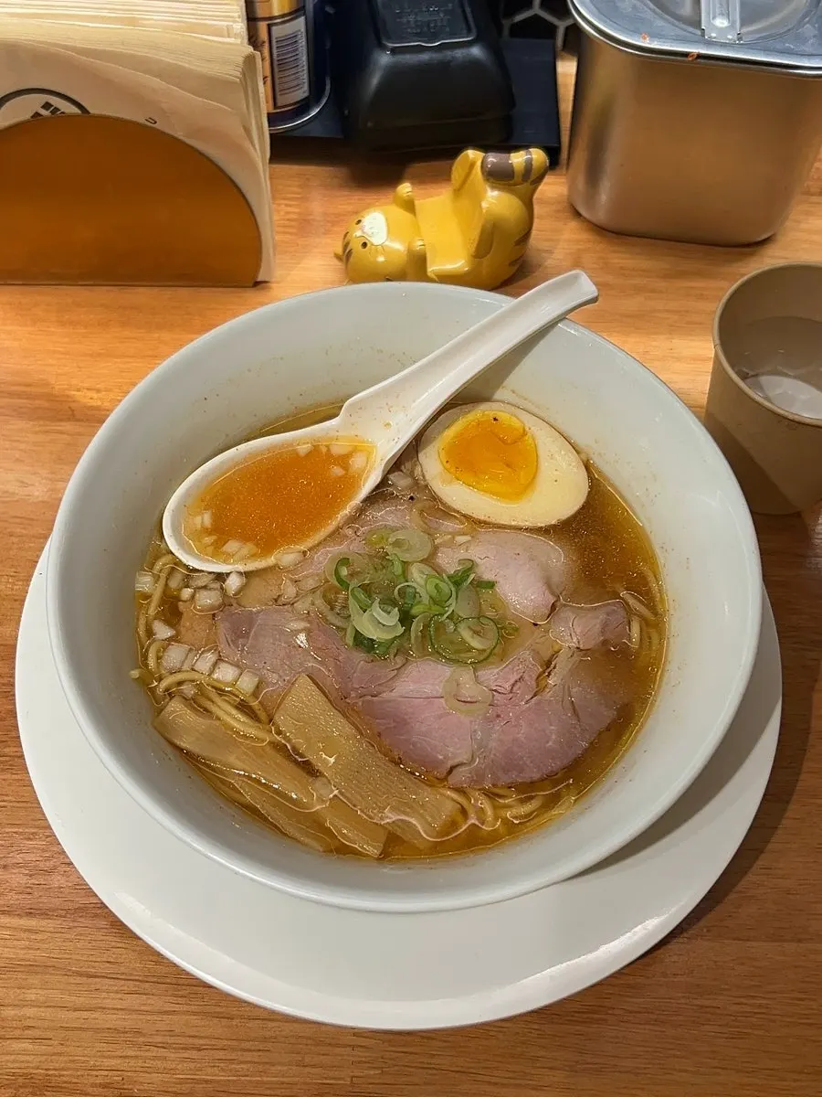 A chopstick-full of tsukemen noodles