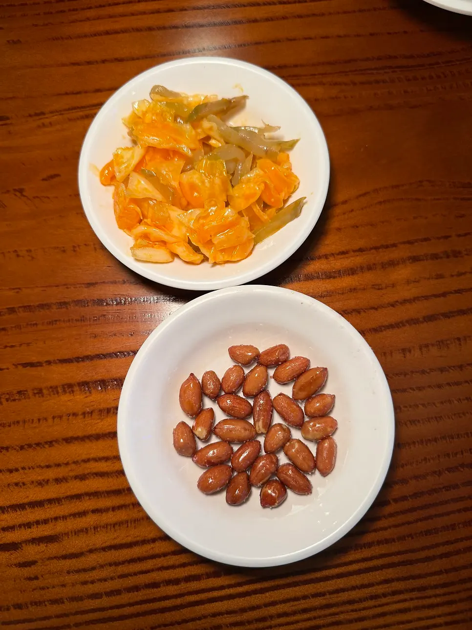 Pickled mustard greens and sugar-coated peanuts side dishes