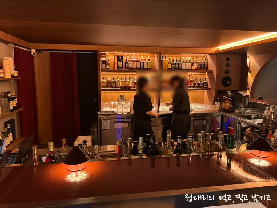 사이드바 인 팝 테이블 좌석 구성
