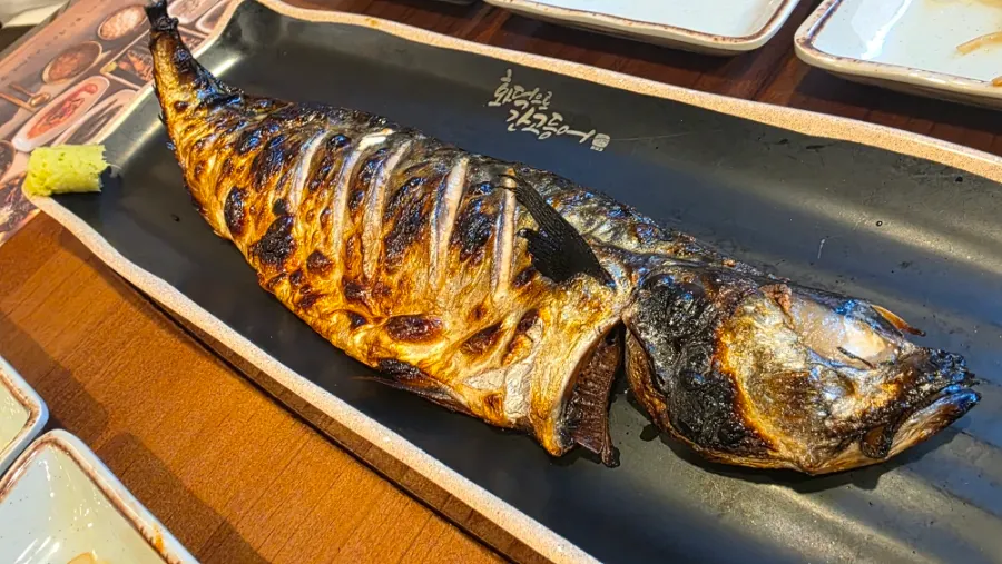 Golden-brown grilled mackerel