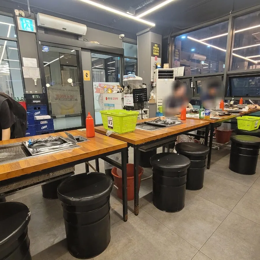 무한리필 조개구이 시흥배곧점 내부 좌석