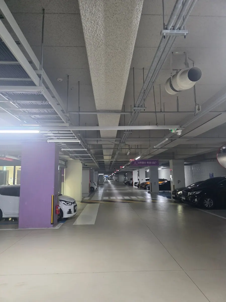 Direction to the elevator from Purple building parking