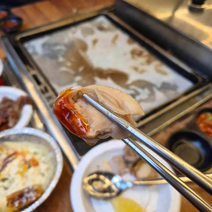 치즈초장과 함께 먹는 뿔소라