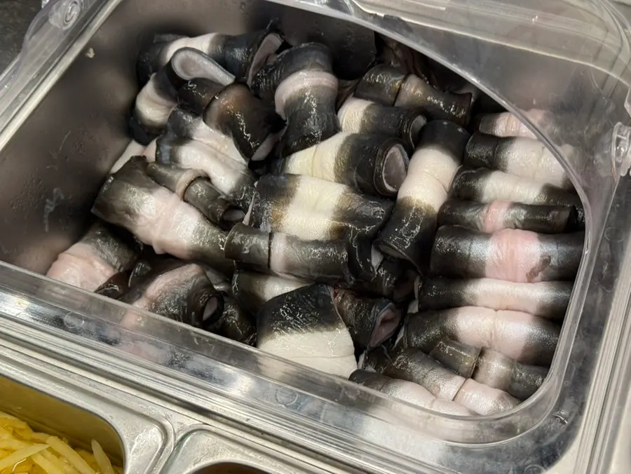 기본 반찬을 가져다 먹을 수 있는 셀프바