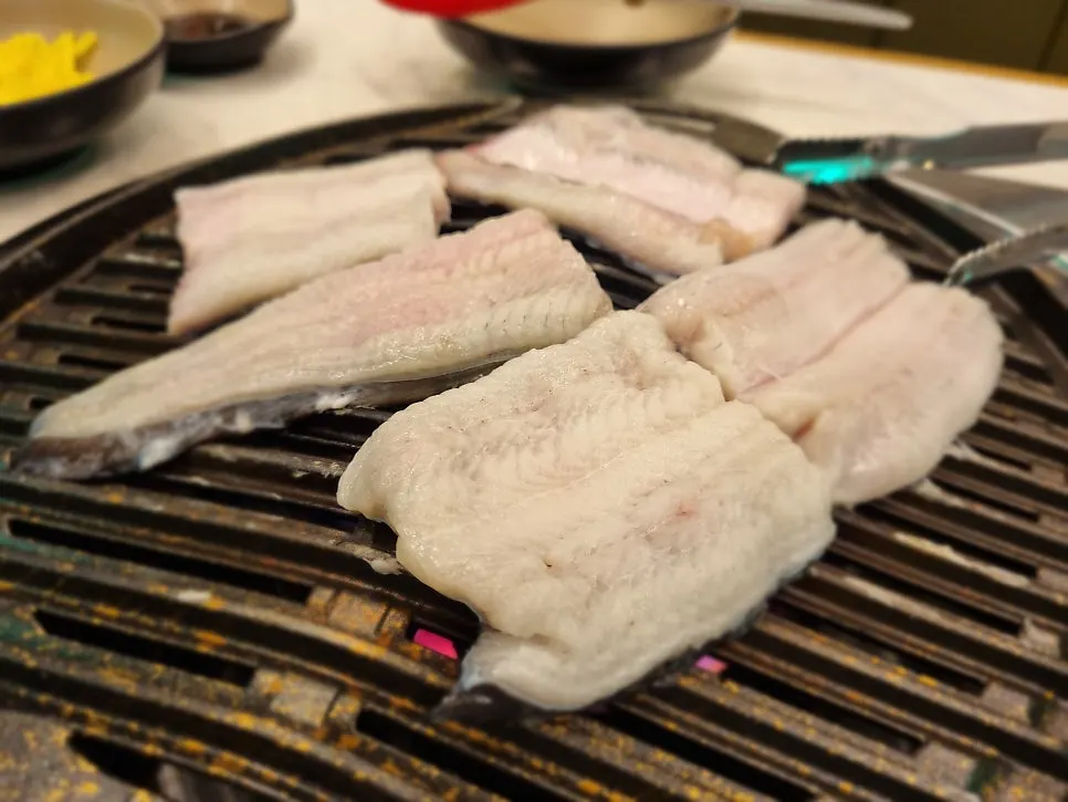 매장에 붙은 장어 맛있게 굽는 방법 안내