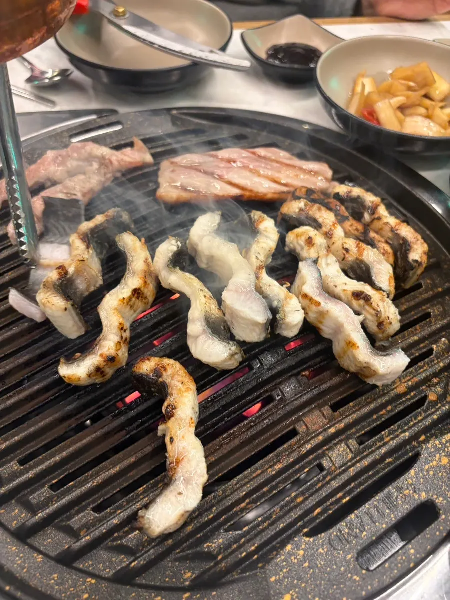 Freshwater eel grilled into bite-sized pieces