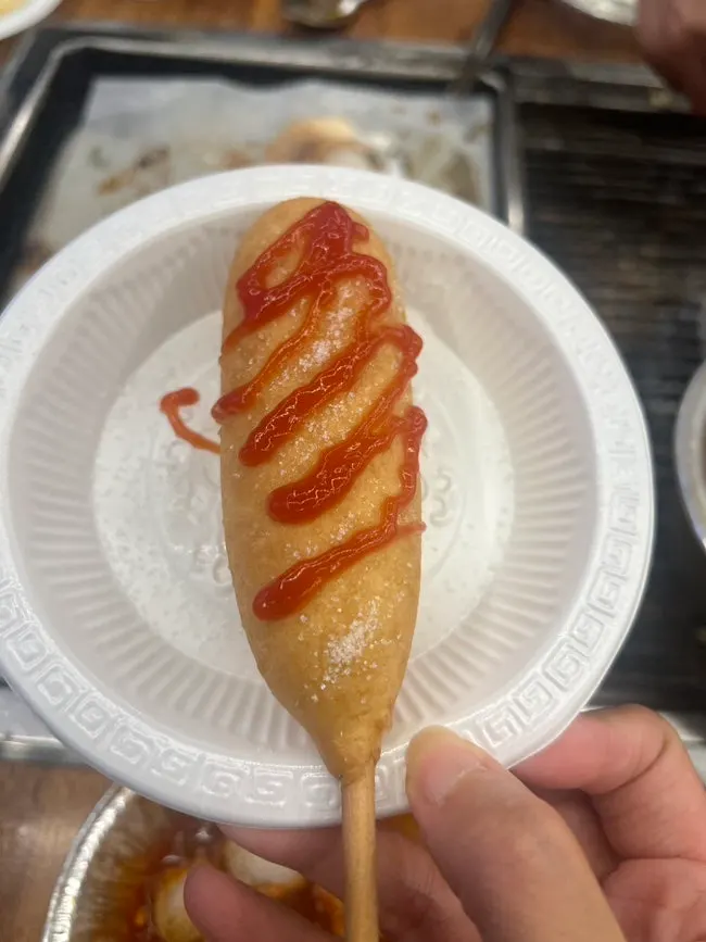 셀프바 핫도그와 치즈스틱