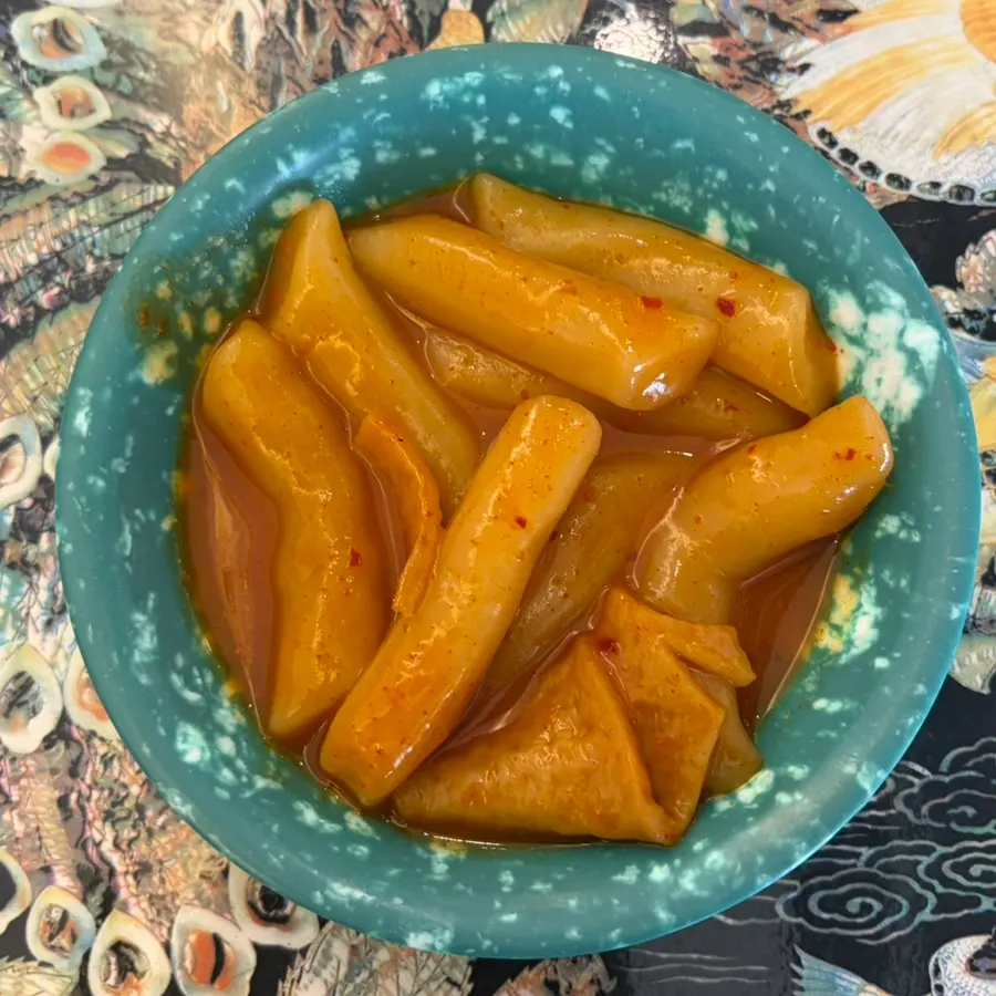 셀프바 반찬과 떡볶이