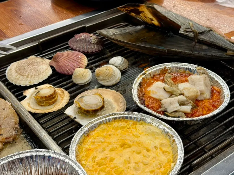 Almeja grande abierta tras cocinarse