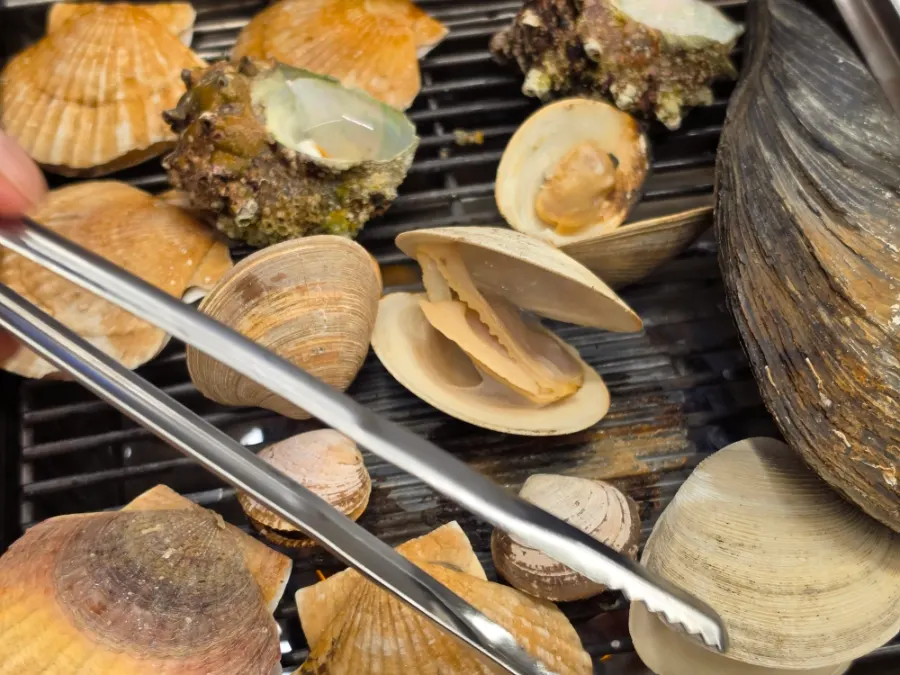 Shellfish grilling on the barbecue