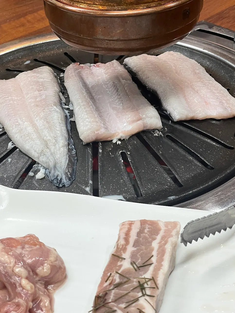 장어와 고기 무한리필 식사 사진