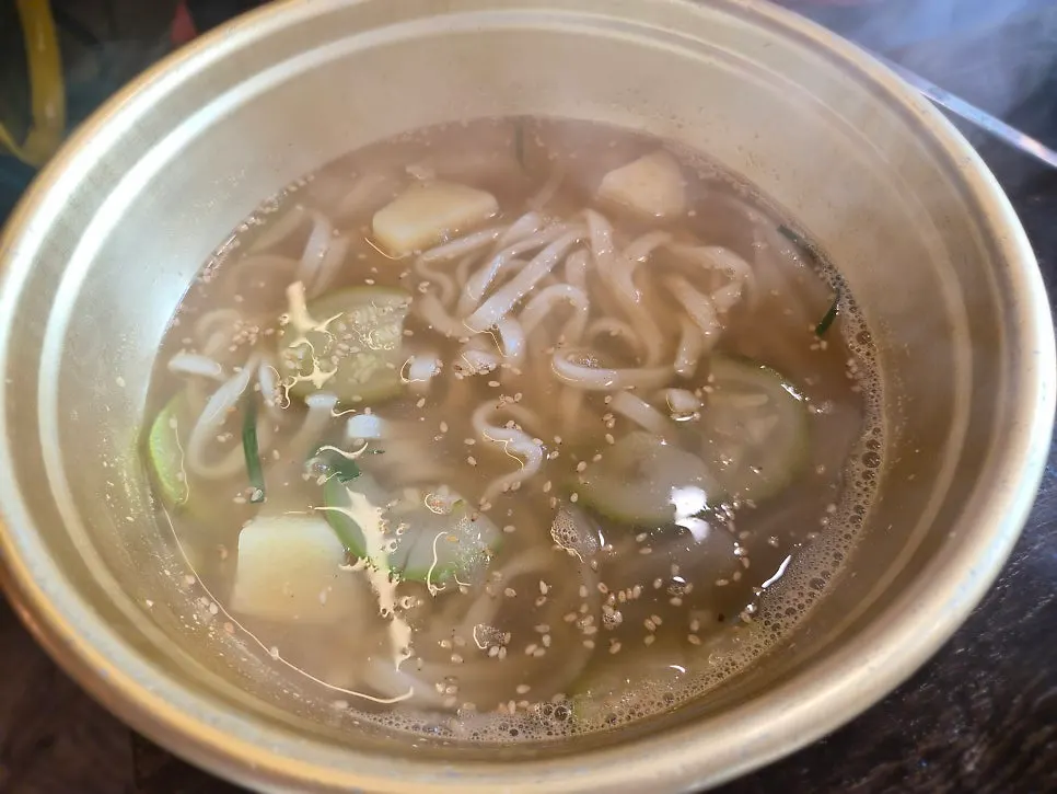 Kalguksu served with marinated ribs