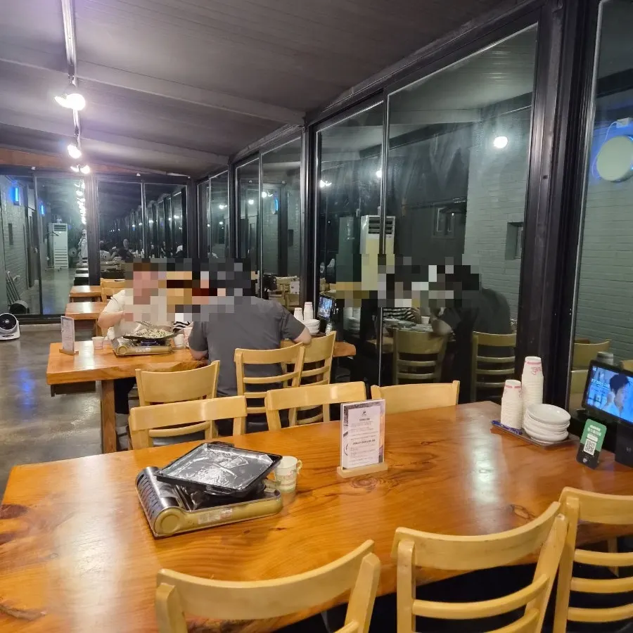 Terrace-style seating by large windows