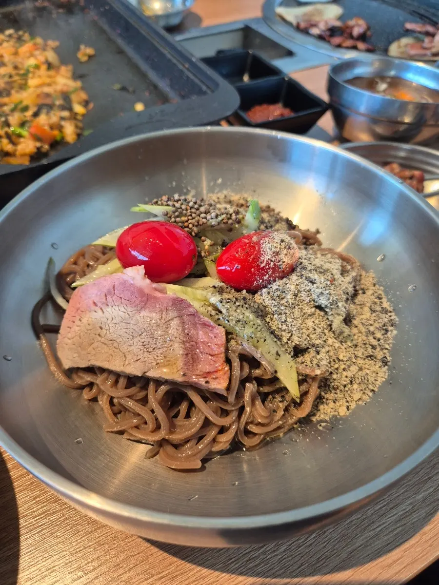 Mild, nutty perilla oil makguksu