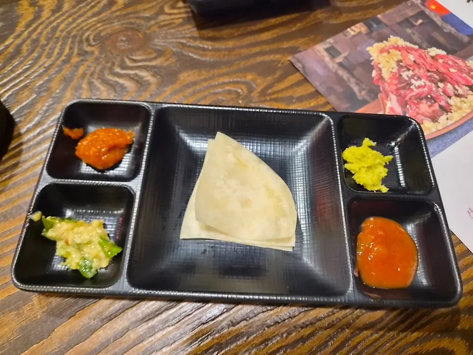 牛排骨搭配基础小菜照片