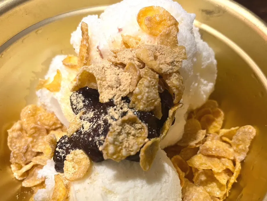 Ice cream dessert with red beans and cereal