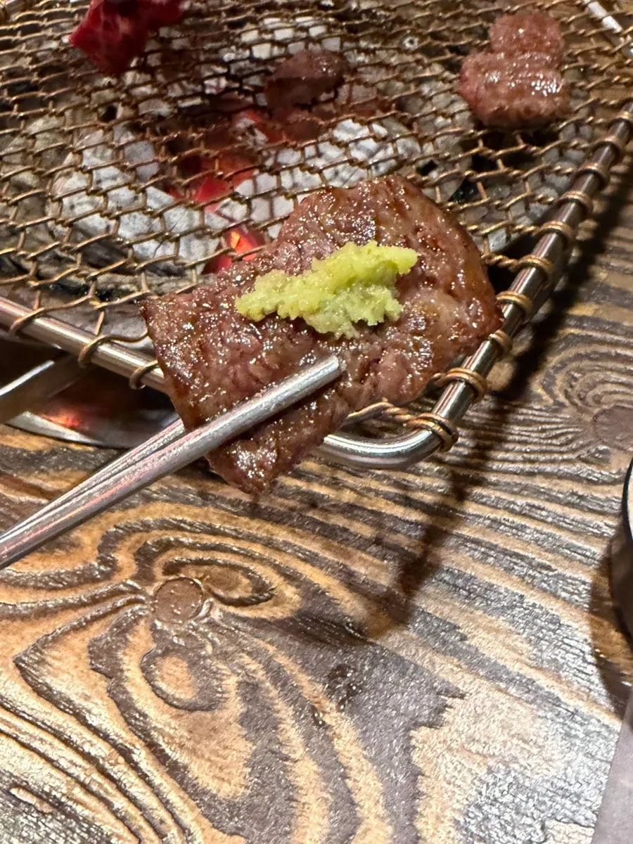 A well-grilled piece of kkeutisal