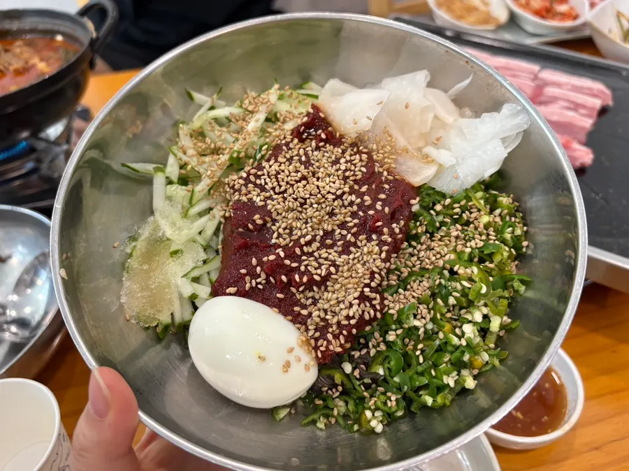 특제 다대기 올린 못잊어불냉면