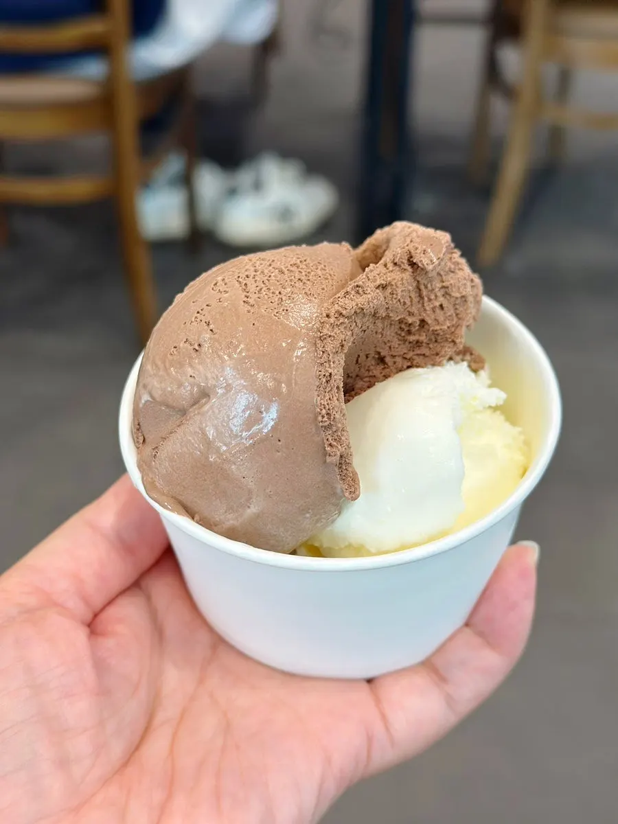 After-meal desserts with ice cream and drinks